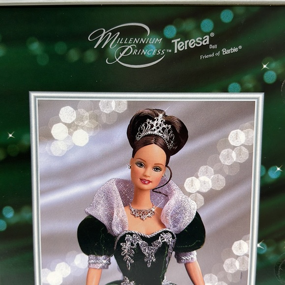Millennium Princess Teresa barbie doll - Picture 7 of 12